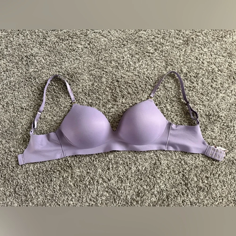 Victoria's Secret 💜Wireless Push Up Light Purple Bra EUC - Picture 3 of 5